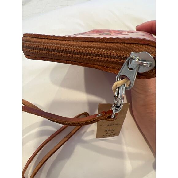 Elegant Handmade Hawaii Leather Passport Holder – New with Tag - Picture 6 of 11